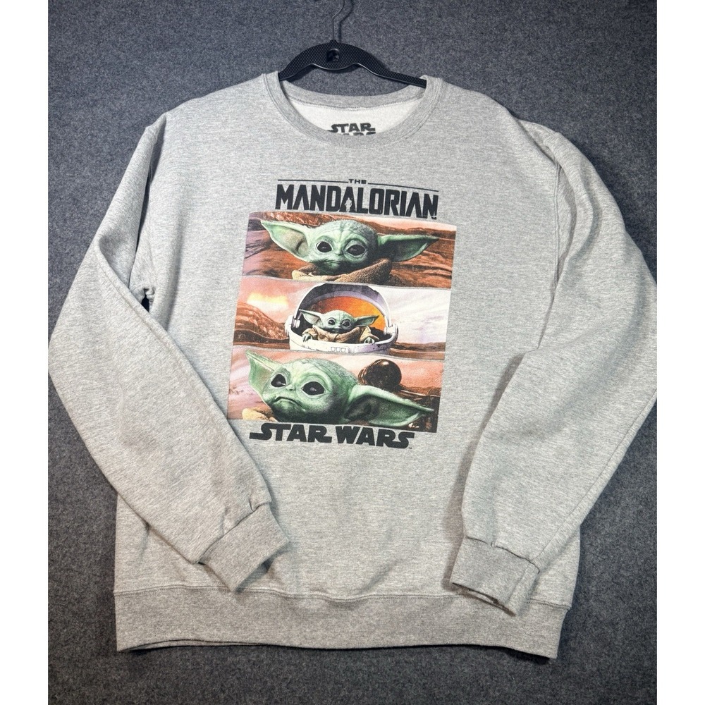 Star Wars The Mandalorian Baby Yoda Grogu Graphic‎ Crewneck Sweatshirt Medium